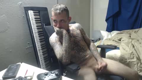 showingitoff online show from September 26, 6:11 am