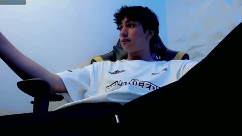 Snapshot of jake_tripp chatting on February 19, 3:50 am jake_tripp online show from February 19, 3:50 am