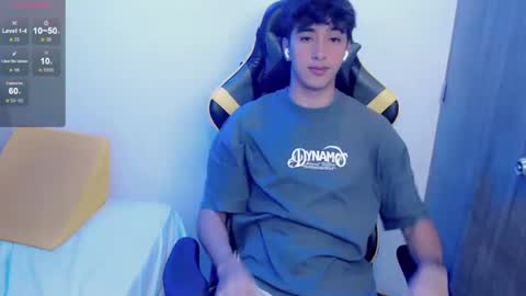 Snapshot of jake_tripp chatting on October 4, 3:33 am jake_tripp online show from October 4, 3:33 am