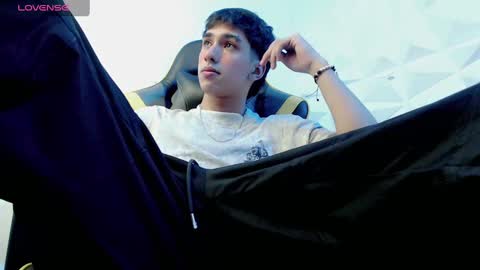 Snapshot of jake_tripp chatting on December 29, 3:44 am jake_tripp online show from December 29, 3:44 am