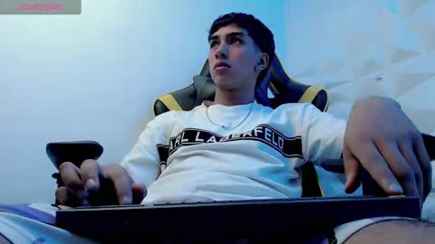 Snapshot of jake_tripp chatting on December 14, 4:45 am jake_tripp online show from December 14, 4:45 am