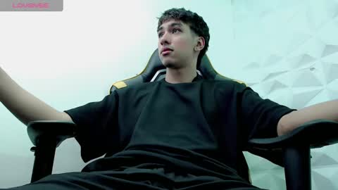 Snapshot of jake_tripp chatting on December 17, 3:28 am jake_tripp online show from December 17, 3:28 am