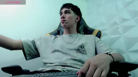 Snapshot of jake_tripp chatting on December 28, 3:37 am jake_tripp online show from December 28, 3:37 am