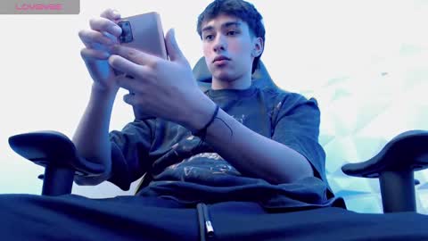 Snapshot of jake_tripp chatting on January 3, 2:21 am jake_tripp online show from January 3, 2:21 am