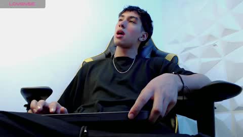 Snapshot of jake_tripp chatting on January 4, 3:18 am jake_tripp online show from January 4, 3:18 am