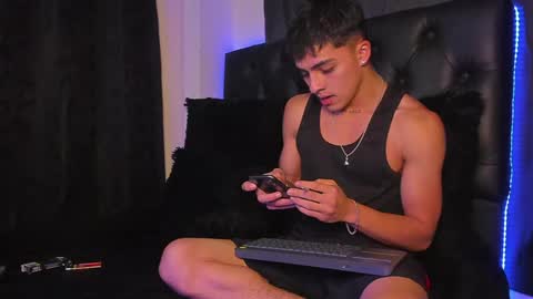 LeonardoInsta LeonardoperezcoPvt open online show from December 16, 2:36 am