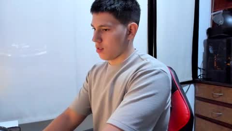 james_cr online show from February 18, 9:31 pm