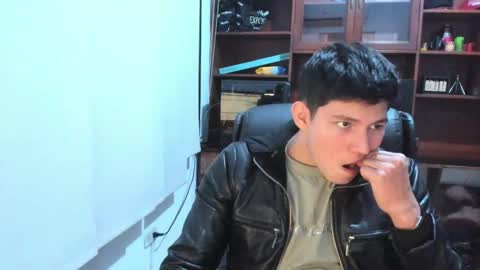 james_cr online show from February 2, 2:59 am