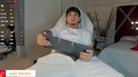 jamesdekker online show from October 1, 9:19 pm