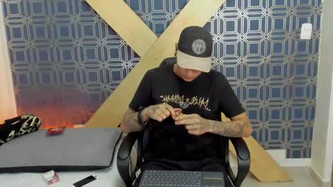 Snapshot of jamesinked_ chatting on January 9, 4:17 pm Jamesinked  online show from January 9, 4:17 pm