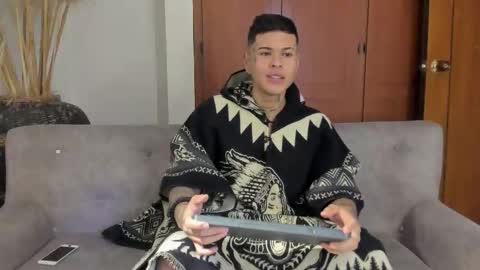 Jamesinked  online show from December 1, 7:50 pm