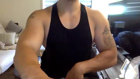 Snapshot of jamesmo820913 chatting on October 3, 5:01 am jamesmo820913 online show from October 3, 5:01 am