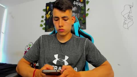 Jamess hott online show from December 21, 9:25 pm