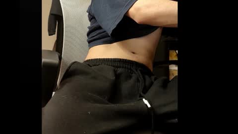 jamessama_0 online show from November 10, 4:17 am