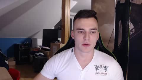 jamesss11158699 online show from February 1, 8:26 pm