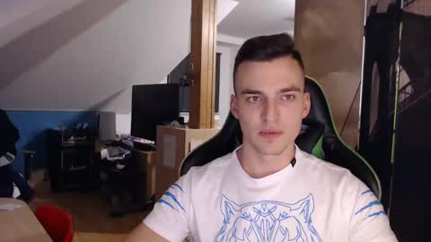 jamesss11158699 online show from January 19, 7:04 pm