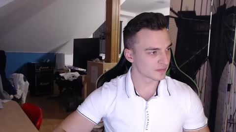 jamesss11158699 online show from January 12, 8:25 pm