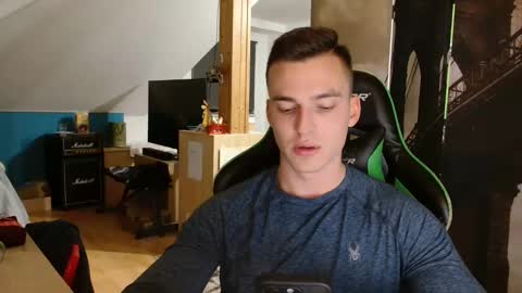 jamesss11158699 online show from December 6, 7:45 pm