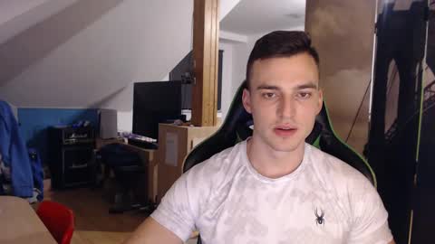 jamesss11158699 online show from January 27, 5:48 pm
