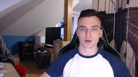 jamesss11158699 online show from February 4, 1:38 pm