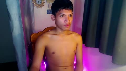 janlloyd04 online show from March 8, 8:18 am