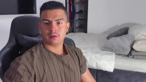 JBrooksXx online show from January 19, 9:02 pm