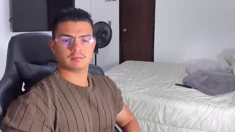 JBrooksXx online show from January 8, 9:12 pm