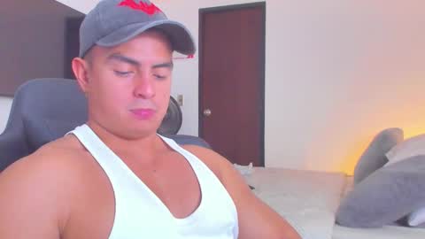 JBrooksXx online show from October 3, 5:12 am