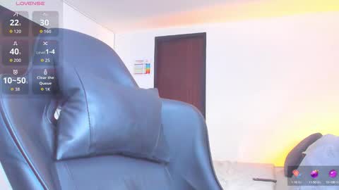 JBrooksXx online show from October 10, 10:46 pm