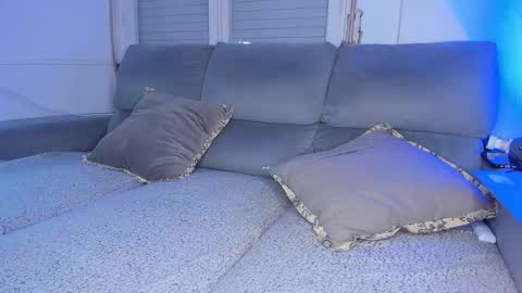 Javier  online show from February 8, 1:11 am