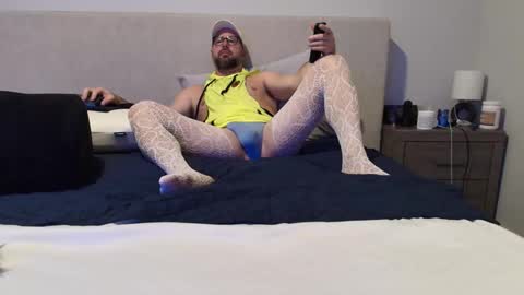 Snapshot of jaxxxspade chatting on October 15, 5:37 am Jaxxx Spade online show from October 15, 5:37 am