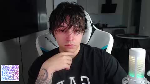 Jayce online show from July 8, 5:50 pm