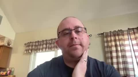 Snapshot of jayredneck chatting on March 11, 2:51 pm jayredneck online show from March 11, 2:51 pm