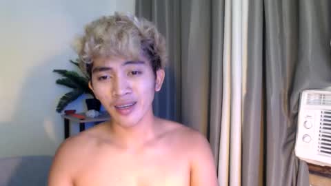 jaysee_hugecox online show from May 31, 6:20 pm