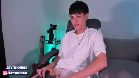 jaythomax online show from February 7, 9:04 pm