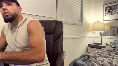 Snapshot of jcmax305 chatting on October 13, 3:01 am JcMax305 online show from October 13, 3:01 am