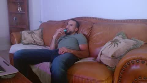 Snapshot of jcmax305 chatting on January 31, 12:51 pm JcMax305 online show from January 31, 12:51 pm