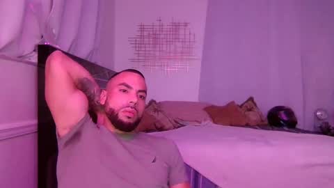 Snapshot of jcmax305 chatting on March 9, 3:34 am JcMax305 online show from March 9, 3:34 am