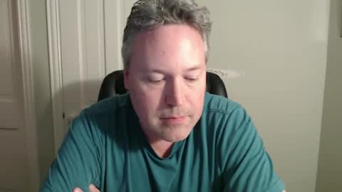 Snapshot of jeb5150 chatting on December 8, 4:57 am JE online show from December 8, 4:57 am