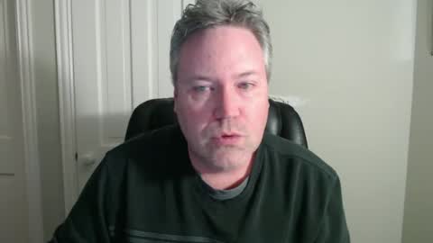 Snapshot of jeb5150 chatting on December 13, 5:16 am JE online show from December 13, 5:16 am