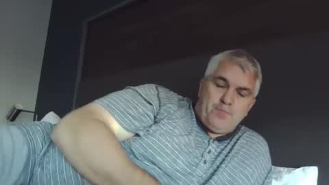 dadbody71 online show from December 21, 6:34 pm