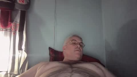 dadbody71 online show from February 2, 5:21 am