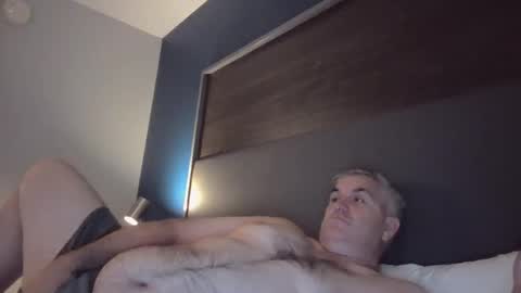 dadbody71 online show from December 19, 8:13 am