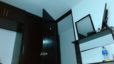 Snapshot of jeff_deall chatting on January 30, 12:07 am Jeff Deal online show from January 30, 12:07 am