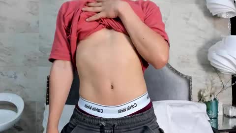 Matias Jeong  online show from December 4, 7:32 pm