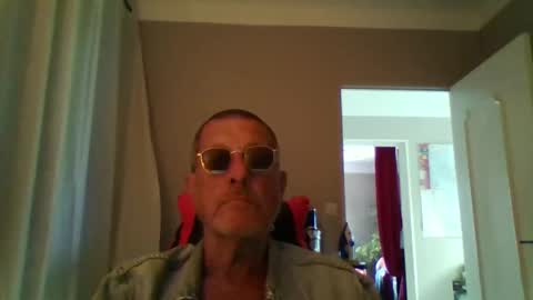 Snapshot of jerflor chatting on October 4, 2:00 pm jerflor online show from October 4, 2:00 pm