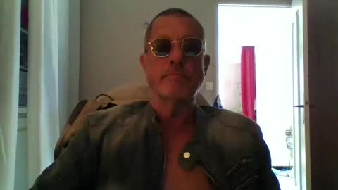 Snapshot of jerflor chatting on October 1, 11:14 am jerflor online show from October 1, 11:14 am