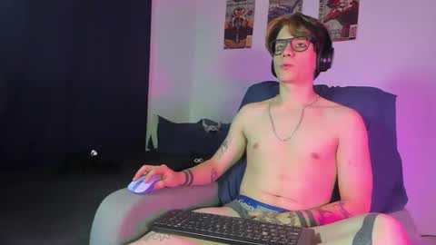 Snapshot of jerrycole_ chatting on October 11, 2:37 am Angelo online show from October 11, 2:37 am