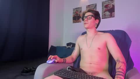 Snapshot of jerrycole_ chatting on September 30, 4:29 am Angelo online show from September 30, 4:29 am