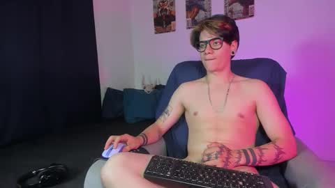 Snapshot of jerrycole_ chatting on September 25, 2:10 am Angelo online show from September 25, 2:10 am